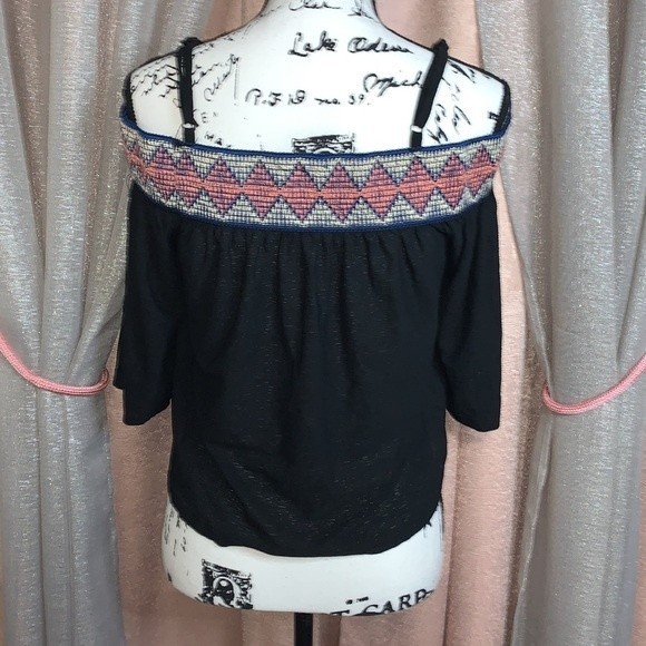 Derek Heart Shirred Off the Shoulder Tribal Border Flowy Blouse Top Size Medium - Picture 3 of 10